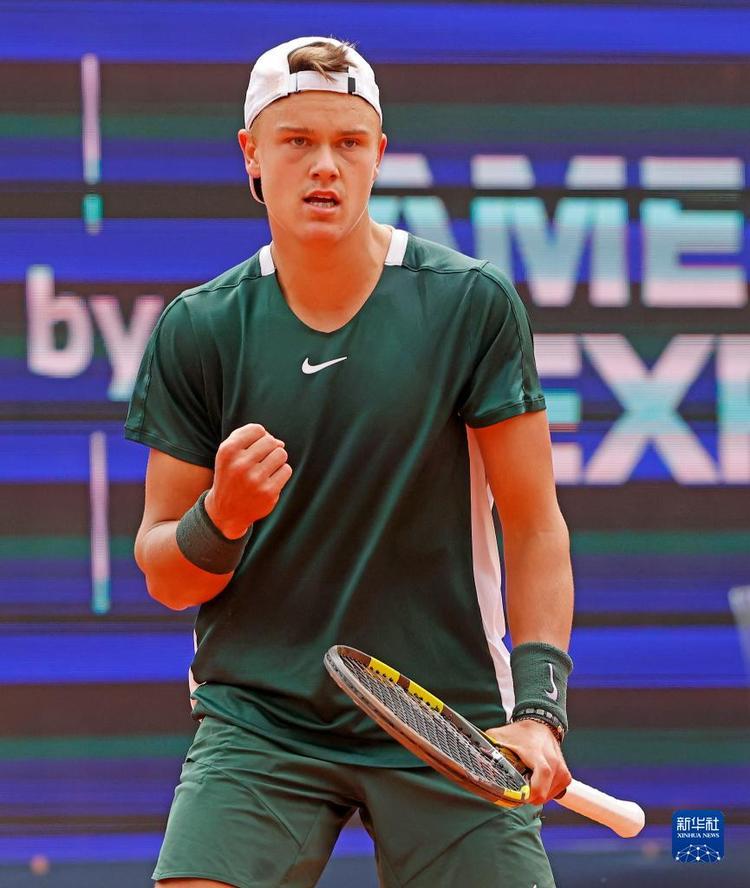 而特朗普的 而特朗普的