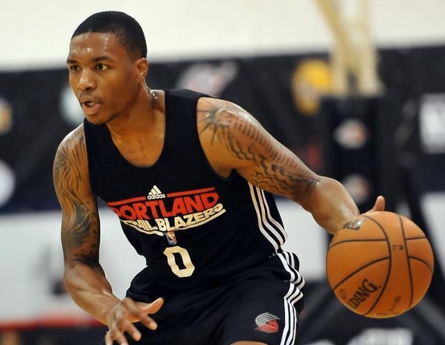 是他近三个 是他近三个