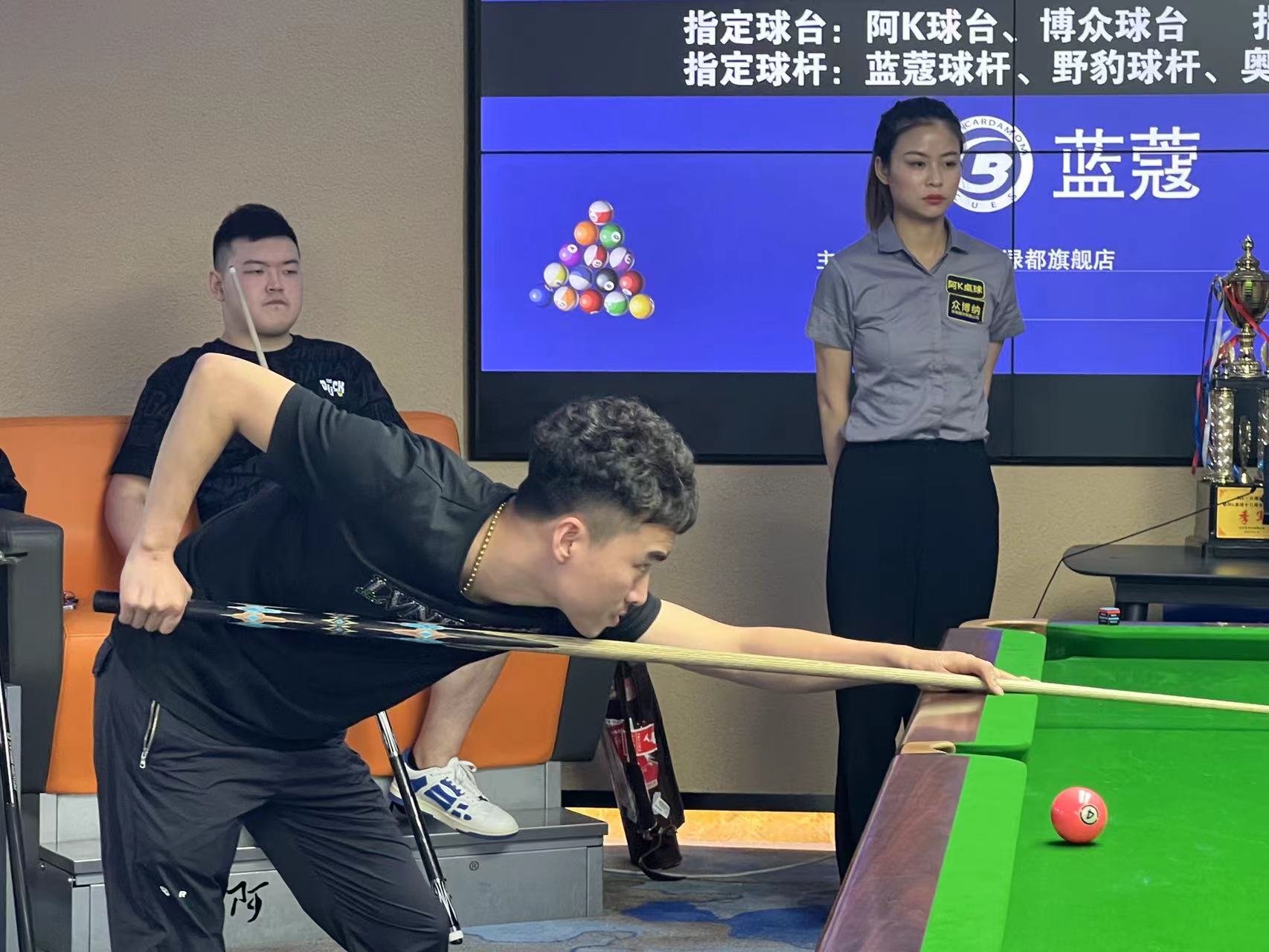 风格上的不 风格上的不