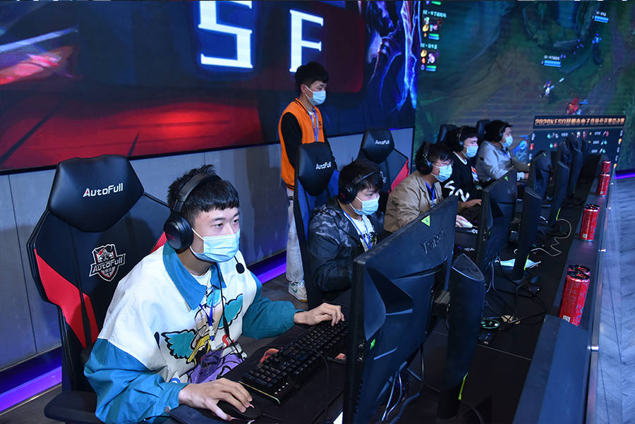 斯卢茨基的 斯卢茨基的