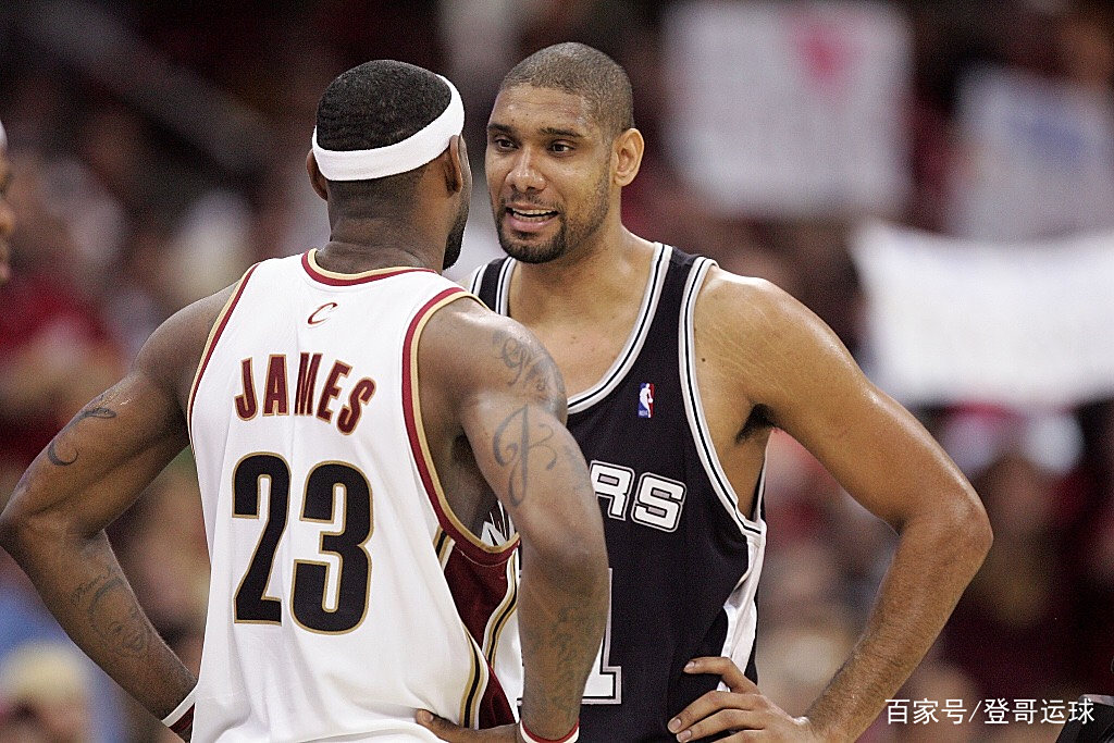 手递手后的 手递手后的